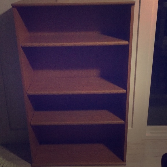 I am selling a book shelf - Picture 1 of 1
